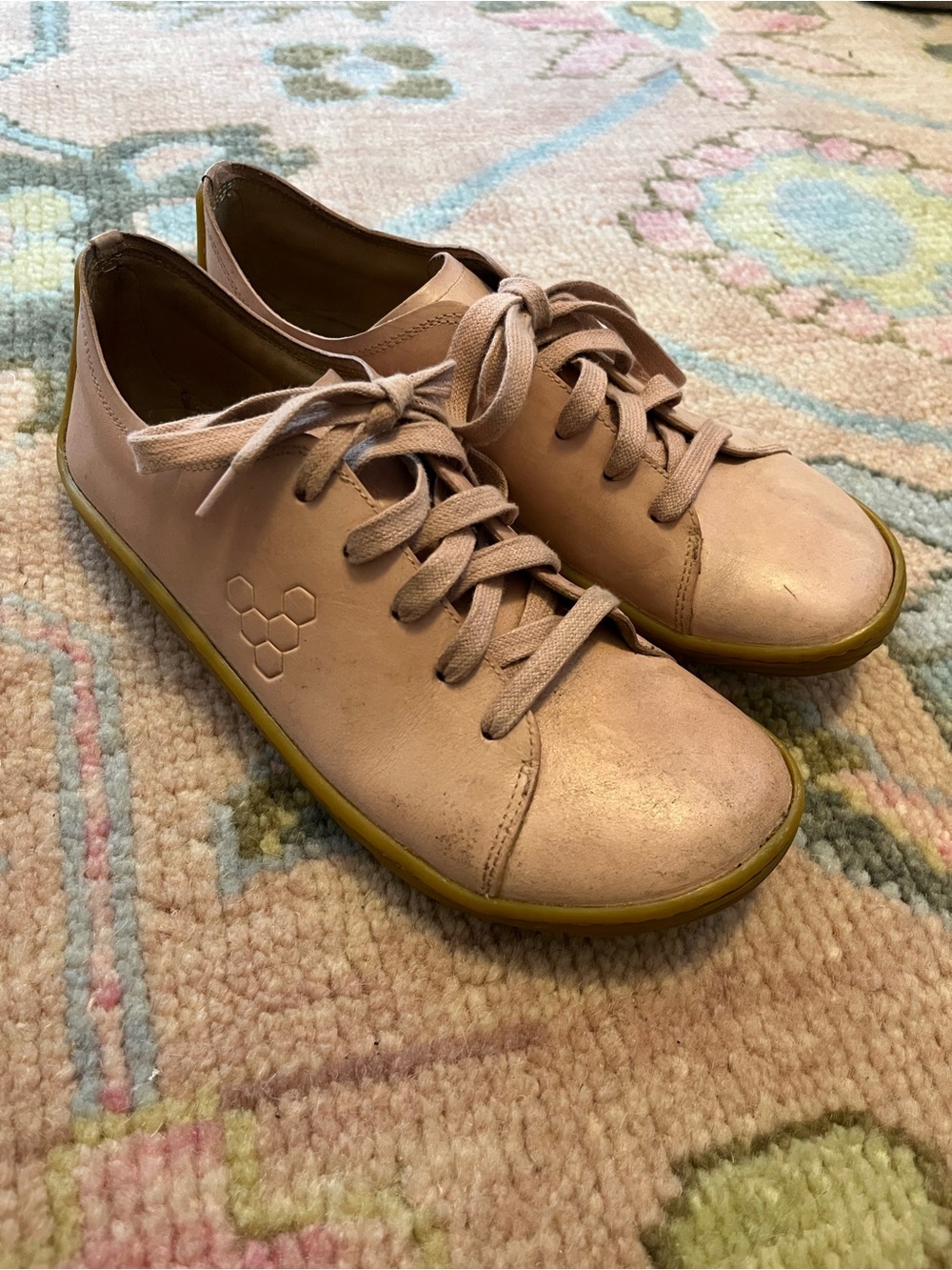 Vivobarefoot Addis blush pink leather and rubber footprint sole sz 40